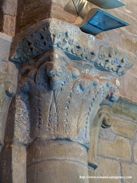 DETALLE DE CAPITEL EN MURO SUR